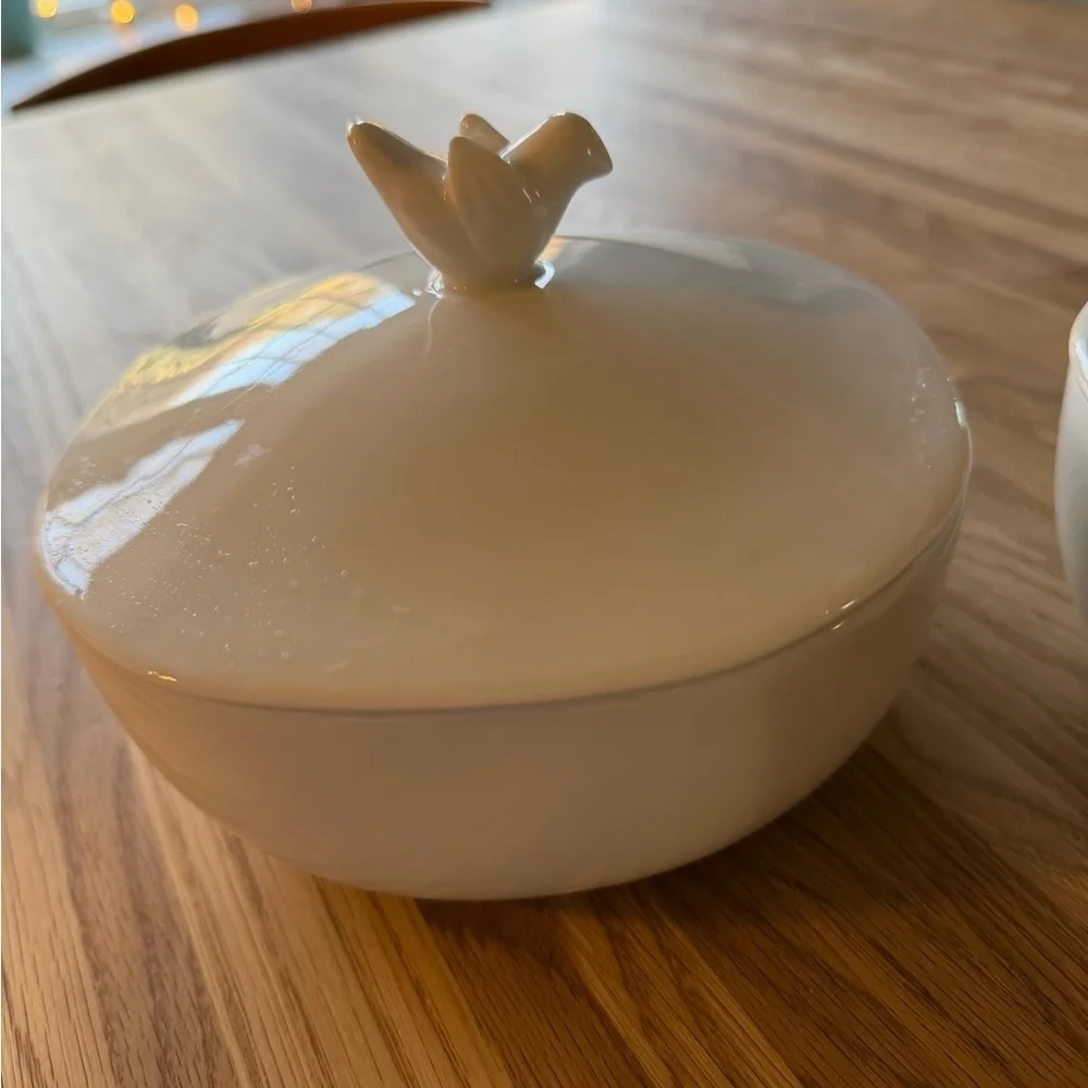 Pottery Barn Great White Dove Serving Dish with Cover Set of 2 Rare